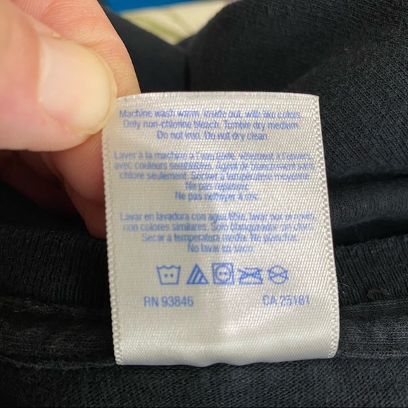 Gildan Men’s Distressed TKD Short Sleeve Black Tee - Picture 8 of 8